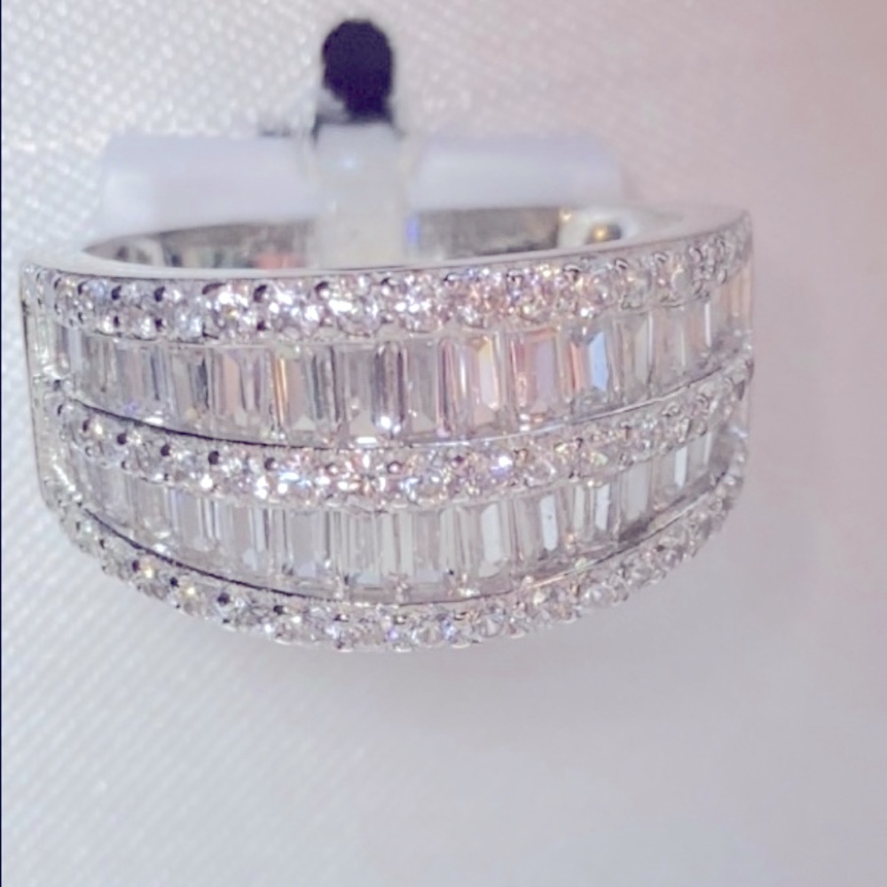 💃🏻HP💃🏻💎NEW💎TRIPLE ROW STERLING SILVER RING💎